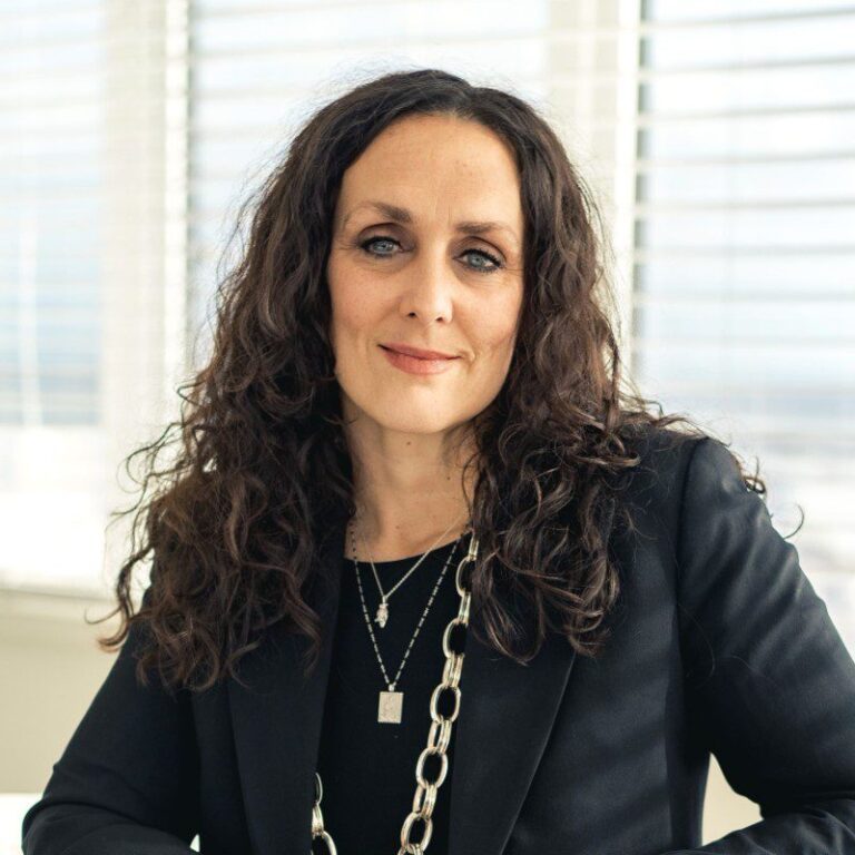 Elaine-Rocha-Headshot