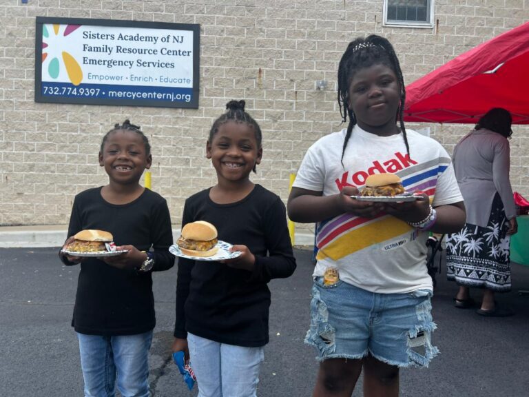 MERCY CENTER’S FOOD DISTRIBUTIONS CELEBRATING FREEDOM AND COMMUNITY!